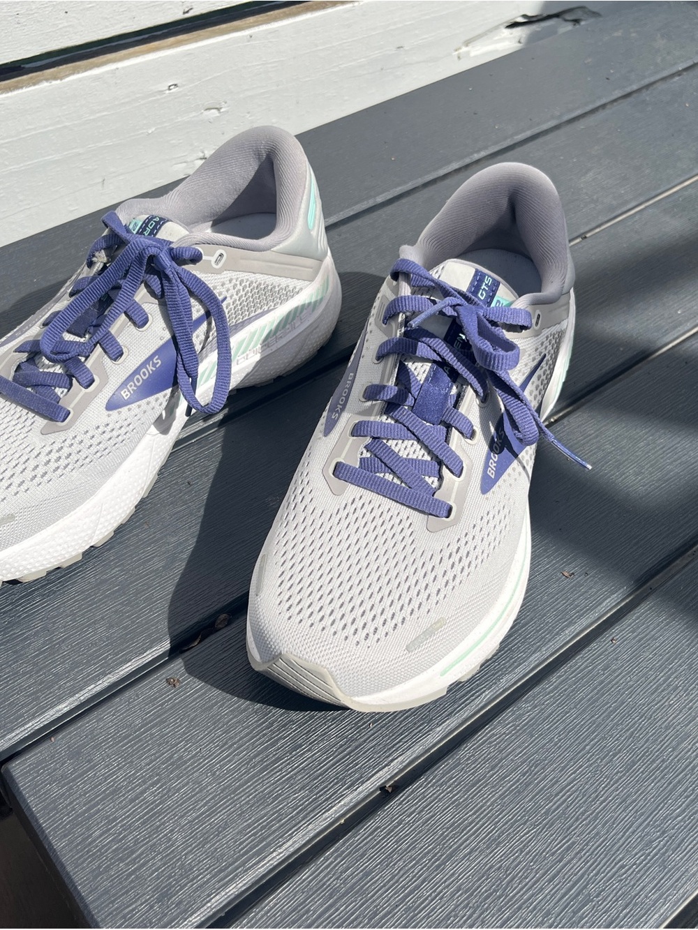 Brooks Women's Light Gray and Navy Running Sneakers - Picture 6 of 8
